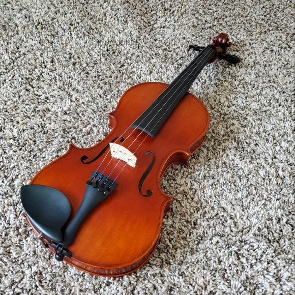 ๐ป Amati's Fine Instruments Model #100 Refurbished Violin Outfit - Picture 7 of 16